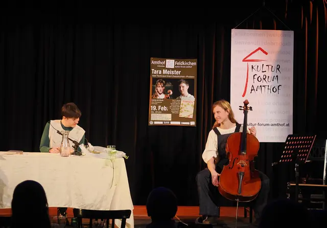 Tara C. Meister las Auszüge aus ihrem Debütroman und die Cellistin Jana Thomaschütz sorgte für die musikalische Umrahmung. | Foto: Eckart Senitza / kfa