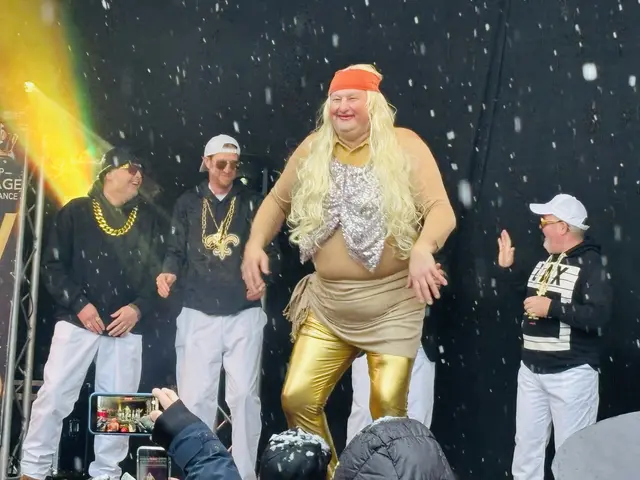 Das Männerballett war wieder DAS Highlight bei der Sainihånsa Faschingsgaudi. | Foto: Nikolaus Kogler