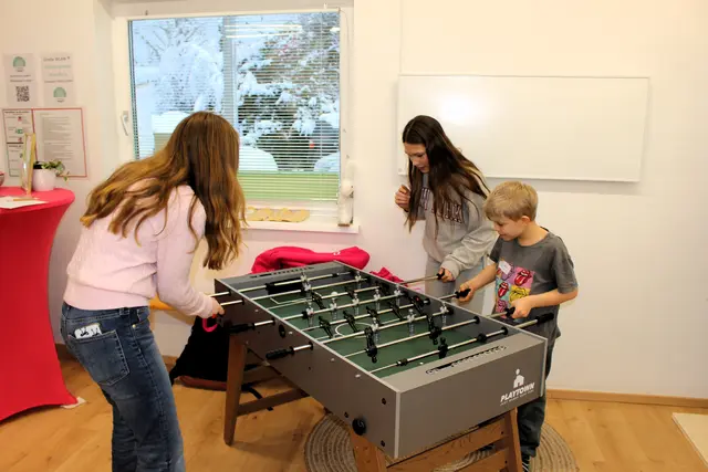 Große und Kleine spielten miteinander | Foto: Rebekka Sadiki-Peckary
