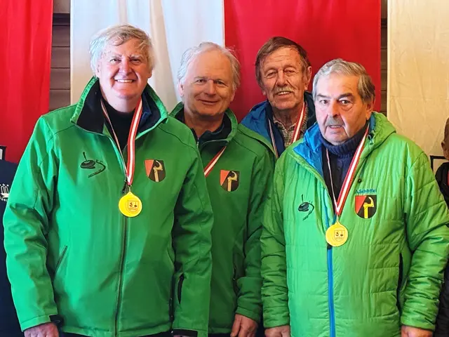 TV. gelungen Bezirksmeister 2026 EC Oberndorf, Leonhard Stöckl, Gerhard Vogel, Peter Wimmer und Georg Brunner.