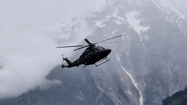 Das österreichische Bundesheer unterstützt die Menschen in Tirol mit Hubschraubereinsätzen. | Foto: Bundesheer