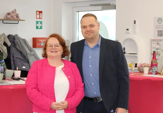 Cornelia Pfeiffer-Janisch und Mario Kaider freuten sich über das große Interesse | Foto: Rebekka Sadiki-Peckary