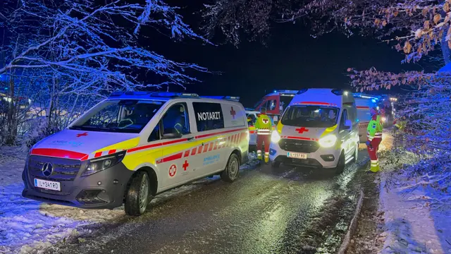 Ein 20-Jähriger und ein 19-Jähriger erlitten Verletzungen unbestimmten Grades. | Foto: Zoom.tirol