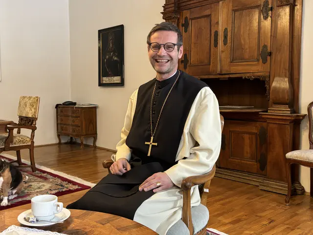 Abt Cyrill Greiter leitet seit dem November 2024 das Stift Stams als weltoffener Kirchenmann. | Foto: Perktold