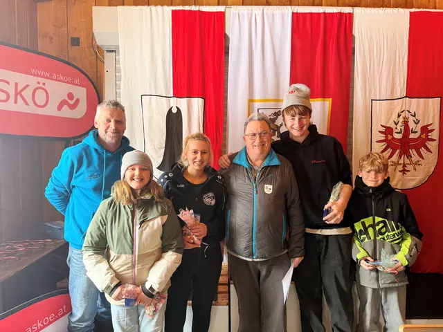 Rang 6 EC Rummlerhof II  Eva Berger, Lea Kogler, Florian Laner und Simon Schaflechner, mit den Gratulanten Rupert Straßer und Andi Aberger.