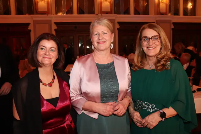 Sabine Dor (Kabinetts-Chefin von Landesrätin Eva Prischl), Landtagsabgeordnete Karin Scheele, Staatssekretärin Ulrike Königsberger-Ludwig. | Foto: Manfred Wlasak