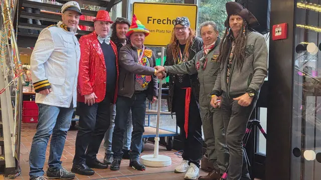 Die Kapfenberger Delegation trifft den neuen Bürgermeister von Frechen, 3. von rechts. | Foto: Stefan Willbacher