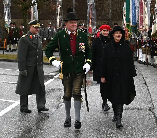 Peter Schinnerl, Josef Braunweiser, Barbara Schweitl und Karoline Edtstadler. | Foto: Josef Wind