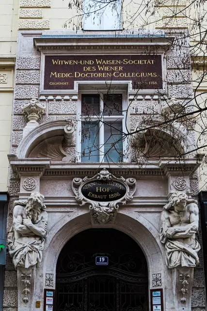 Auch in der Rotenturm-Straße wird nicht gegeizt mit schönen Hauseingängen