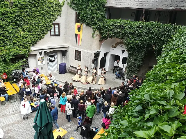 Das Hexen- und Ritterfest bleiben ein wesentlicher Bestandteil der Burg. | Foto: Andrea Stelzer