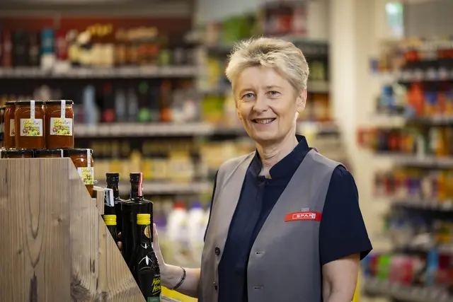 Ingrid Ritz, die schon bei Unimarkt das Geschäft führte, bleibt Marktleiterin. | Foto: SPAR/Werner Krug