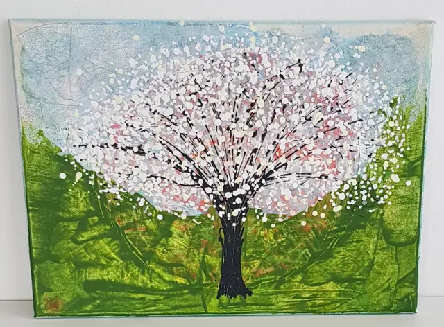 Blühender Apfelbaum im Tal | Foto: ART Galerie Theresia