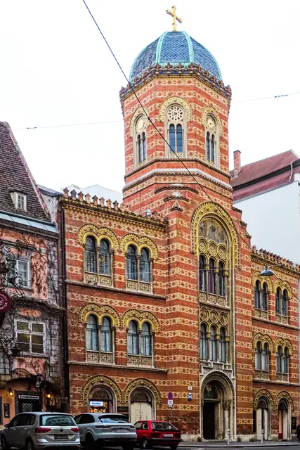 Ein wahres Schmuckstück ist die Griechisch-Orthodoxe Kirche auf dem Fleischmarkt