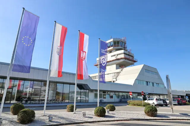 Der Flughafen Linz kommt nicht aus den Schlagzeilen.  | Foto: Flughafen Linz GesmbH