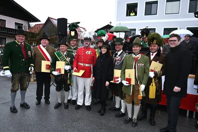 Verdiente Schützen wurden mit der Anton Wallner-Medaille geehrt. | Foto: Josef Wind