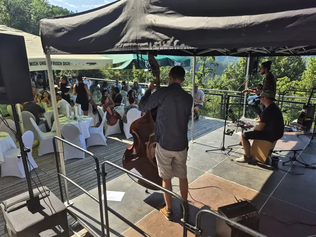 Perfekt auch für Veranstaltungen, die Burgschenke und Terrasse | Foto: Andrea Stelzer