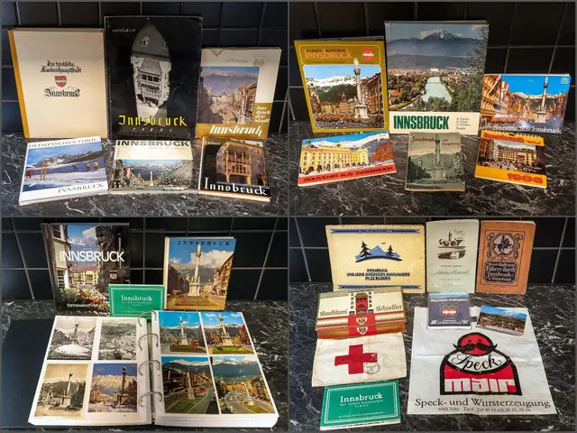 Parzers Sammlung wächst stetig weiter. Postkarten, Bücher und alte Einkaufssackerl zeigen alle den Wandel in der Stadt.  | Foto: Rolf Parzer