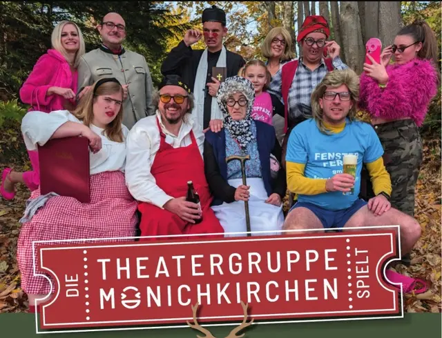 Die Theatergruppe Mönichkirchen steht auf der Bühne. | Foto: privat