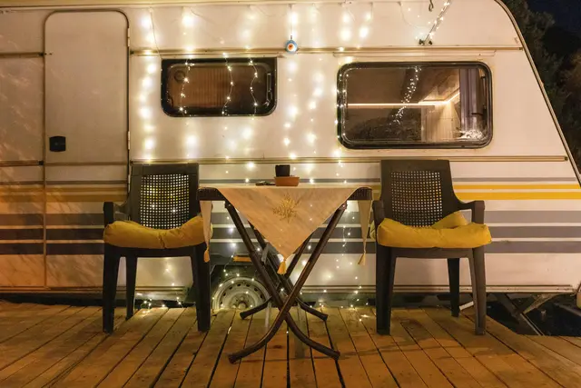 Das Reisen mit Wohnmobil, Caravan oder Zelt ist nach wie vor sehr beliebt. | Foto: Pexels