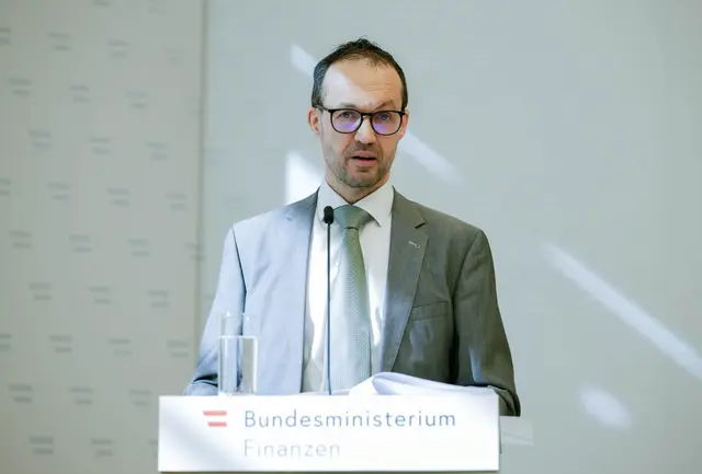 ABB-Vorstand Christian Ackerler sagte, dass es besonders eine massive Steigung bei den Scheinunternehmen gab.  | Foto: Sade Jerabek/MeinBezirk