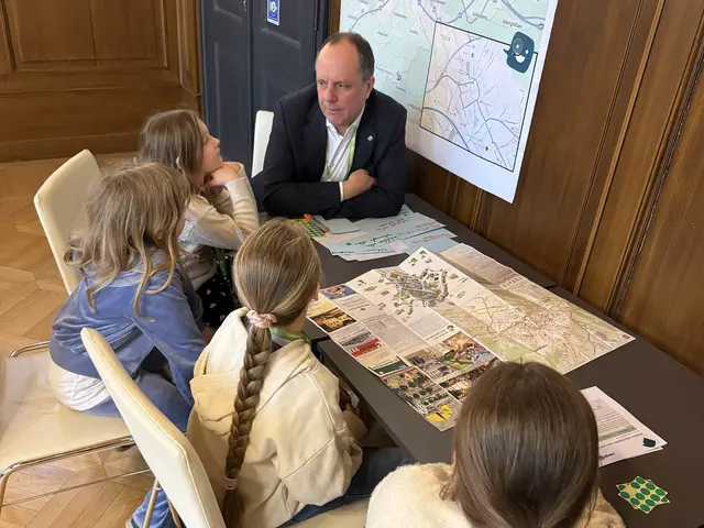 Ein offenes Ohr für die Kinder hatte Stadtchef Christoph Stark.  | Foto: Stadtgemeinde Gleisdorf