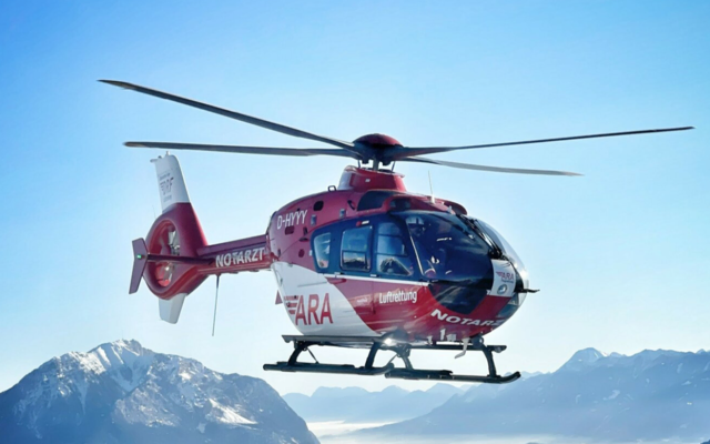 Der 53-Jährige sei mit dem Rettungshubschrauber ARA-3 ins LKH Villach geflogen worden. (Symbolfoto/Archivfoto) | Foto: ARA Flugrettung