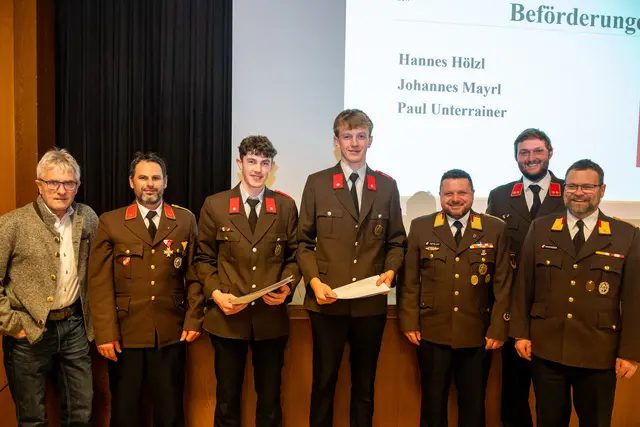 Beförderungen bei der Feuerwehr Hochfilzen. | Foto: Thomas Mair jun.