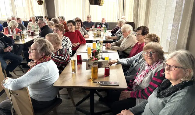Rund dreimal so viele Besucher wie sonst verzeichnete der vergangene Stammtisch des Seniorenbunds Natternbach.  | Foto: Seniorenbund Natternbach