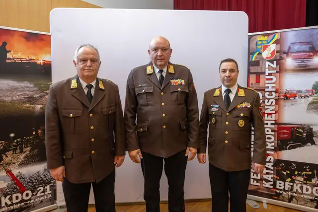 BFKDO Wiener Neustadt: Karl-Heinz Greiner (Mitte), Norbert Schmidtberger,
Johann Baumgartner | Foto: Presseteam BFKDO Wr.Neustadt
