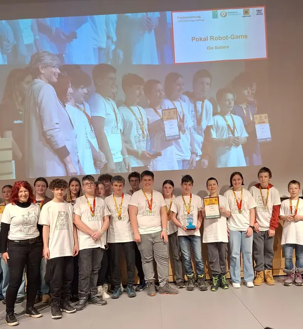 Coach Manuela Brauneis, Jakob Hofer, Fabian Leutgeb, Valentin Buxbaum, Simon Lang, Felix Auer, Lukas Ring, Bastian Lichtenwallner, Lila Auer, Leon Anderst, Sebastian Bauer, Marlene Hinterndorfer, Florian Schwaiger, Xaver Hinterndorfer | Foto: MS Arbesbach