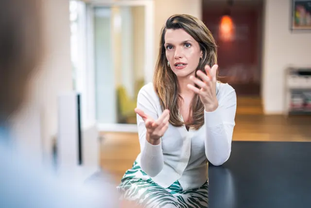 "Männer sind nicht der Feind, sondern das Patriarchat", stellt Barbara Blaha fest. | Foto: Markus Zahradnik