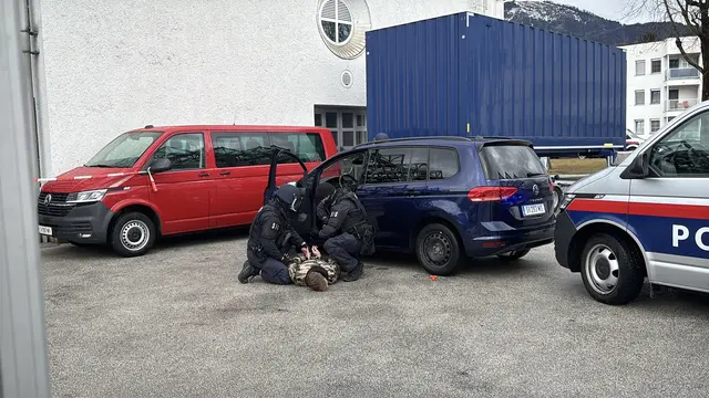 Bei einer Übung wurde gezeigt, wie die SIG im Ernstfall eingreift und vorgeht. | Foto: MeinBezirk Salzburg