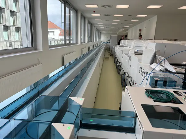 Die Proben werden per Rohrpost auf die Straße gespielt, dort werden sie vollautomatisch den nötigen Messungen unterzogen und schließlich in ein Archiv weitergegeben. | Foto: Nathanael Peterlini/MeinBezirk