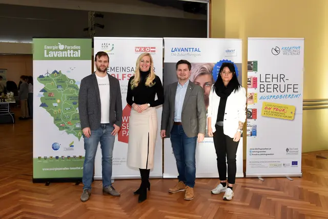 Am Gruppenbild zu sehen (von links nach rechts):
Stephan Stückler (KEM-Manager), Diane Tiefenbacher (Wirtschaftskammer Wolfsberg), Jürgen Jöbstl (Vbgm. Stadtgemeinde Wolfsberg), Manuela Fast (Kreative Lehrlingswelten). | Foto: KEM Lavanttal
