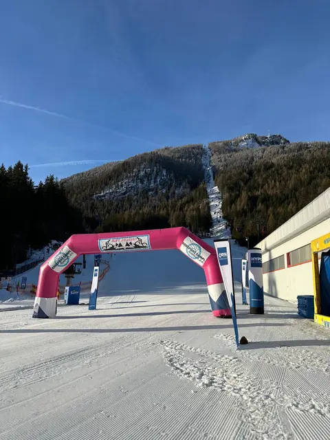 Beim Vertical-Skitourenrennen „Aufe muass i" am 22. Februar 2026 im Skigebiet Großeck-Speiereck herrschten – so wurde seitens des Veranstalters berichtet – traumhaftes Wetter und beste Bedingungen.  | Foto: Leonhard Minutillo