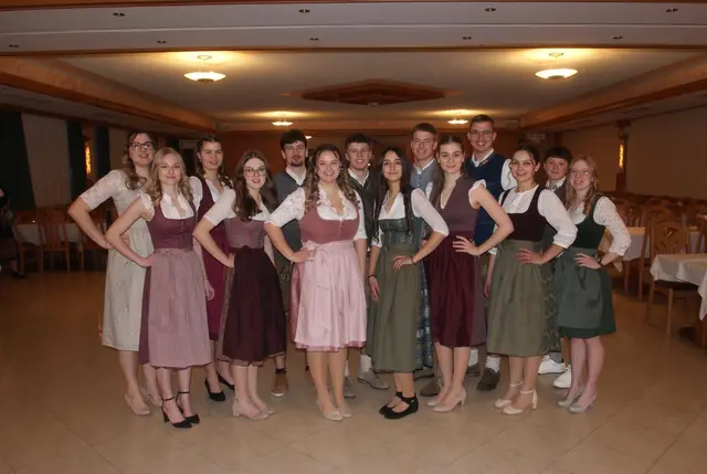 Rosmarie Mayer, Tamara Wachsenegger, Maximilian Hiesberger, Stefan Kern, Philipp Huber, Fabian Wachsenegger, Michael Doppel, Katharina Sieder, Lisa Weiländer, Jana Zuser, Theresa Bertl, Leonie Weiländer, Magdalena Bertl, Katharina Huber | Foto: Landjugend Ober-Grafendorf