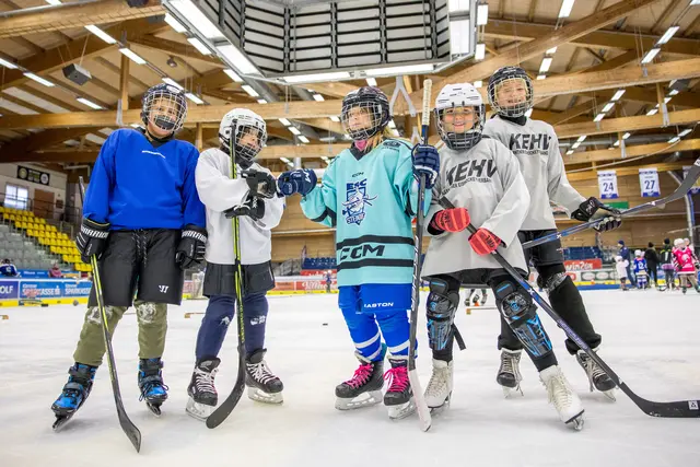 Am Freitag, dem 6. März, ist es wieder soweit: der Girls Hockey Day steht an. | Foto: Marcel Wernegger