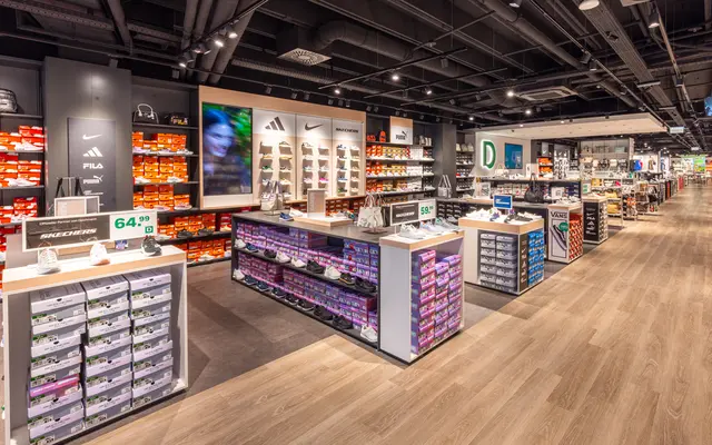 Die modernisierte Deichmann-Filiale in Stoob präsentiert sich ab 5. März 2026 mit neuem Store-Design. | Foto: Monika Fellner
