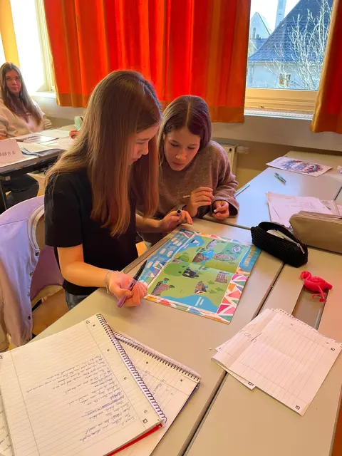 In English please! Schülerinnen und Schüler der zweiten Klasse sprachen eine Woche lang nur Englisch. | Foto: Stefanie Flatscher