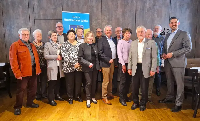 Herbert Koltschik, Maria Stummvoll, Elisabeth Keip, Herbert Hrbek, Josefine Preselmaier, Heinrich Ortner, Magdalena Eichinger, Reinhard Hirsch, Karl Wilfing, Elisabeth Niegl, Anton Hietz, Heinrich Hentschel, Wilhelm Stabenteiner, Gernot Taubenschuß, Wolfgang Zimmermann.
 | Foto: Herbert Pangerl