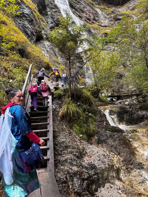 Bei den Regatta-Wassertagen 2025 wurden unter anderem Wanderungen für Knder zu Nixenfall angeboten. | Foto: Leader-Region Regatta