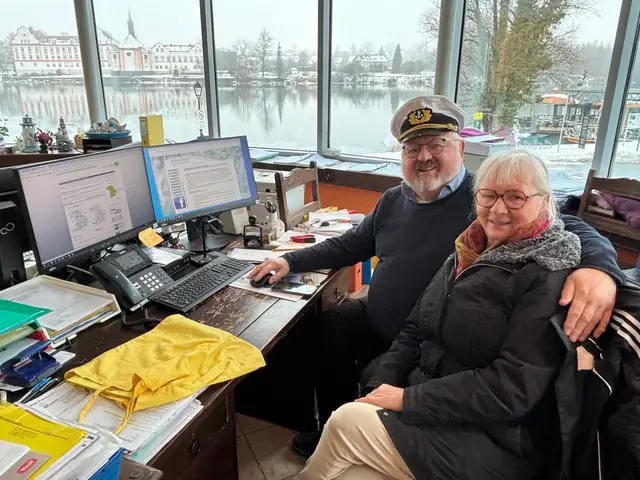 Kapitän Manfred Schaurecker und seine Lebensgefährtin Helga disponieren bereits die aktuellen Reisemesse-Termine 2026. | Foto: Gruber