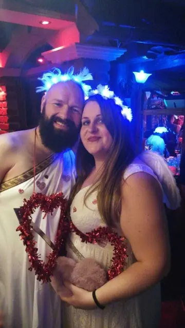Das Speed-Dating-Team ist im Einsatz, um Singles aus dem Bezirk Grieskirchen zu vereinen.  | Foto: Ayse Akcan