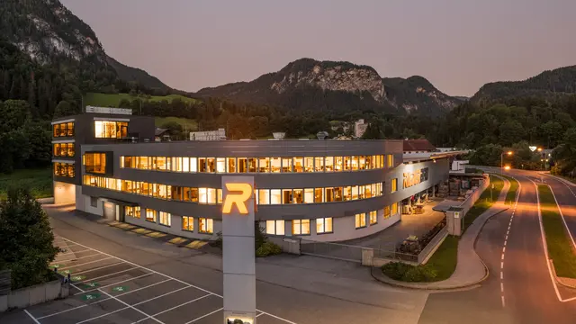 Der Riederbau Firmenstandort in Schwoich bei Kufstein.  | Foto: Christoph Ascher