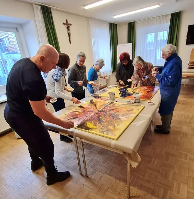 Die Mal-Gruppe der Senioren bei der Arbeit | Foto: privat