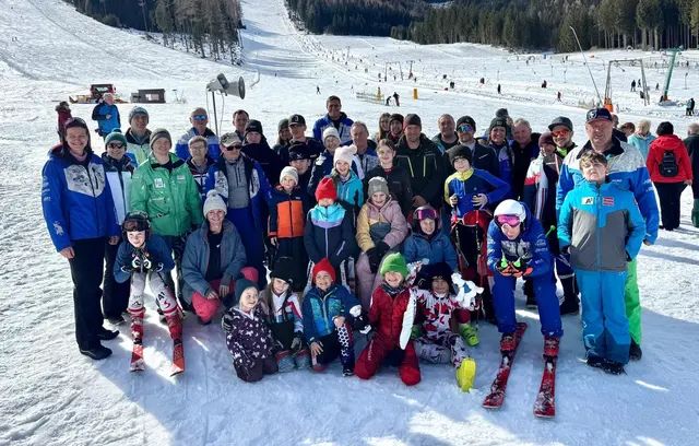 Organisationsteam mit Starterinnen und Startern | Foto: WSV St. Kathrein/Off.