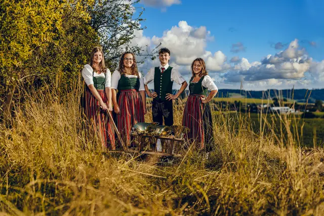 Das Hornregister bereitet sich auf ein Solowerk für Alphorn vor. | Foto: Wolfgang Grasl