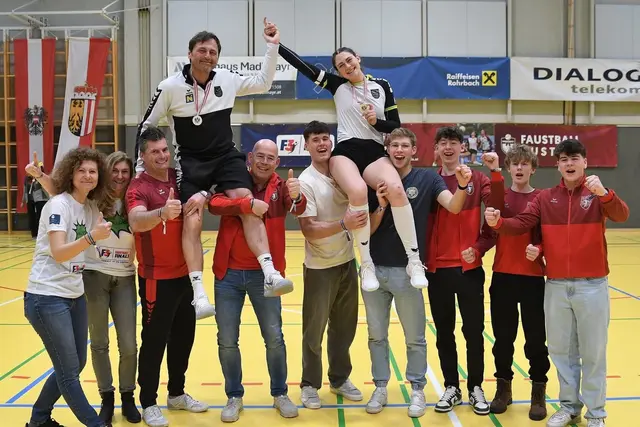 Die Damen der SPG Wolkersdorf/Neusiedl schreiben Vereinsgeschichte und holen sich den Vizestaatsmeistertitel in der Halle 2025/2026. | Foto: SPG Wolkersdorf/Neusiedl