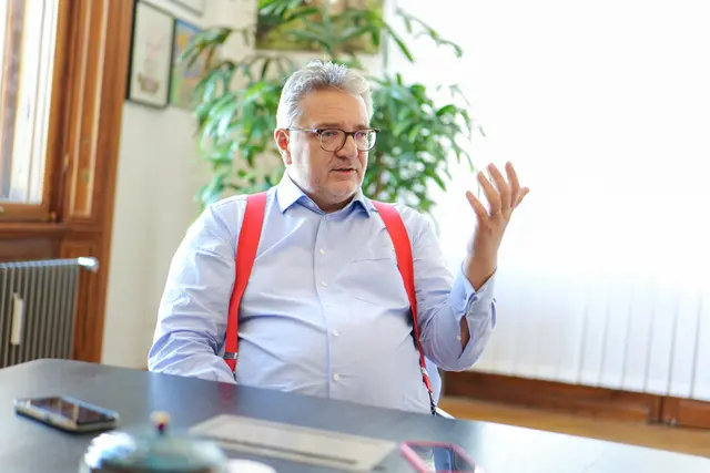 Im Büro von Sportstadtrat Peter Hacker (SPÖ) zeigt man sich überrascht: Von den Ideen der Staatssekretärin hat man zuvor noch nie gehört. | Foto: Max Spitzauer/RMW