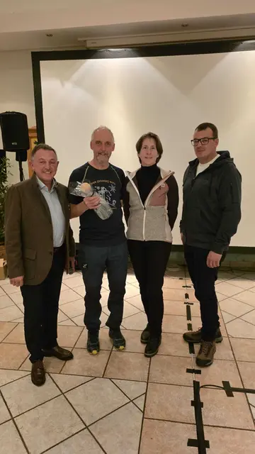 Christian Dungl, Karl und Ruth Tisch und Manuel Weninger. | Foto: Gemeinde Puchberg
